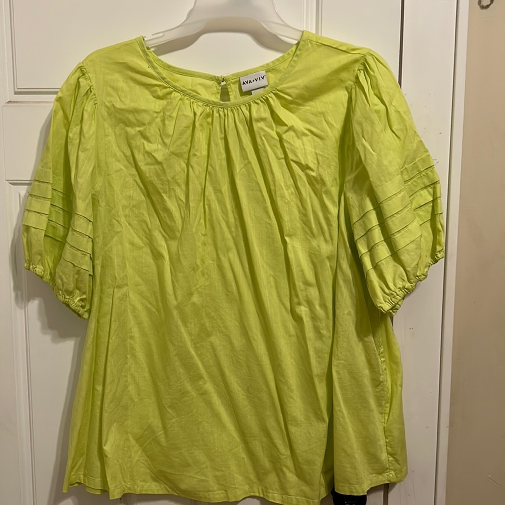 Nice bright top!